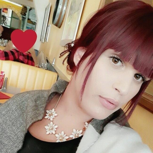 Pulpeuse et jeune trans française à Chartres